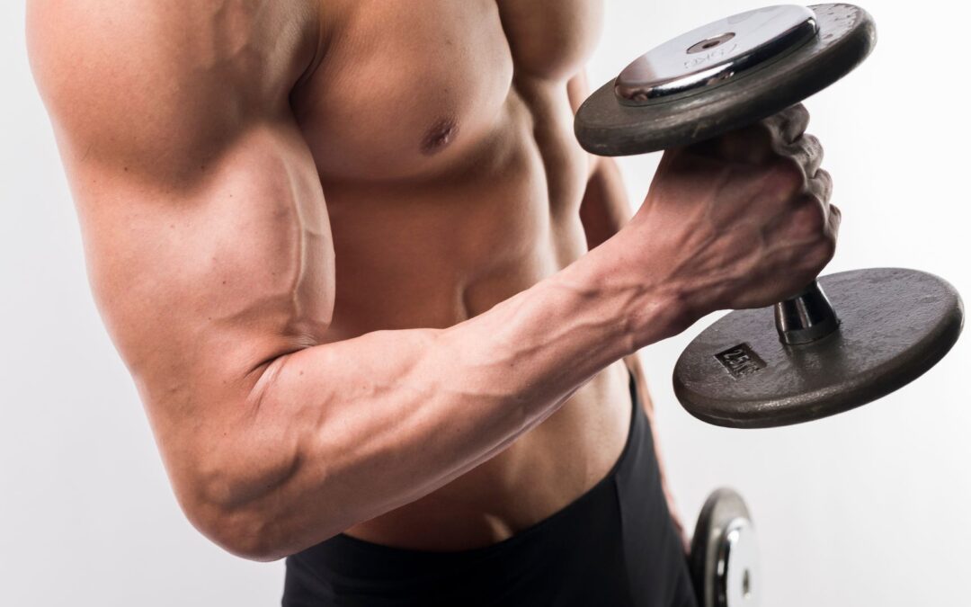 Ganho de massa e definição muscular: como conquistar um corpo forte com estratégia médica