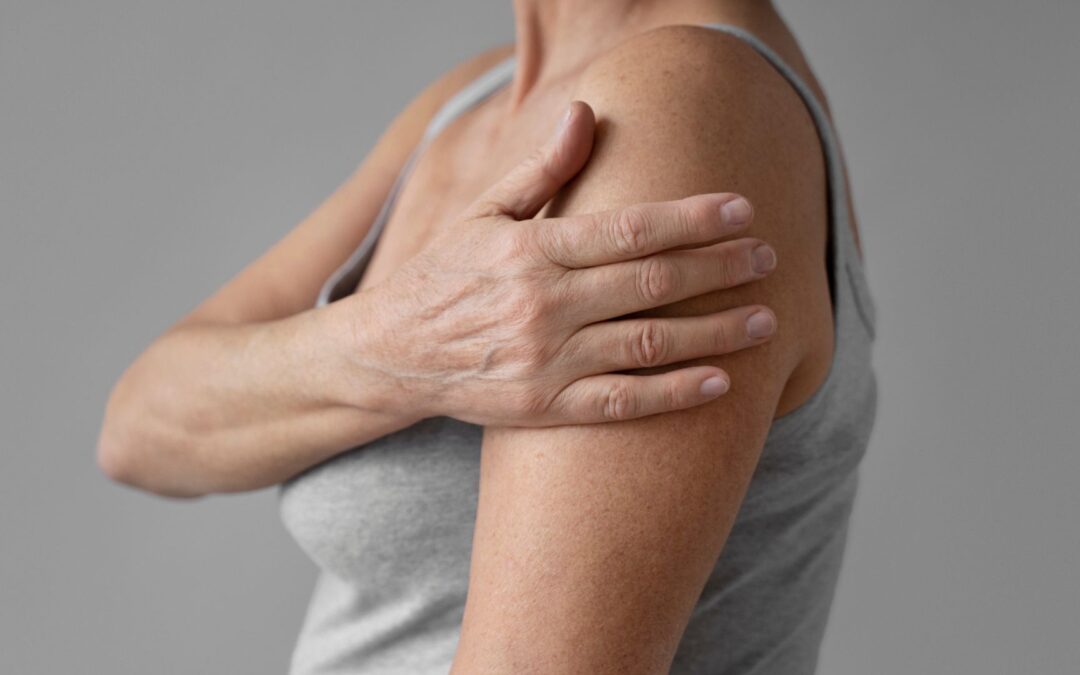 Sarcopenia: perda muscular, fraqueza e como recuperar massa muscular após os 60 anos